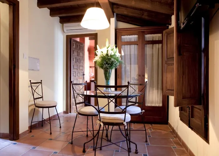Charminghomesgranada Aljibe Antiguo 아파트